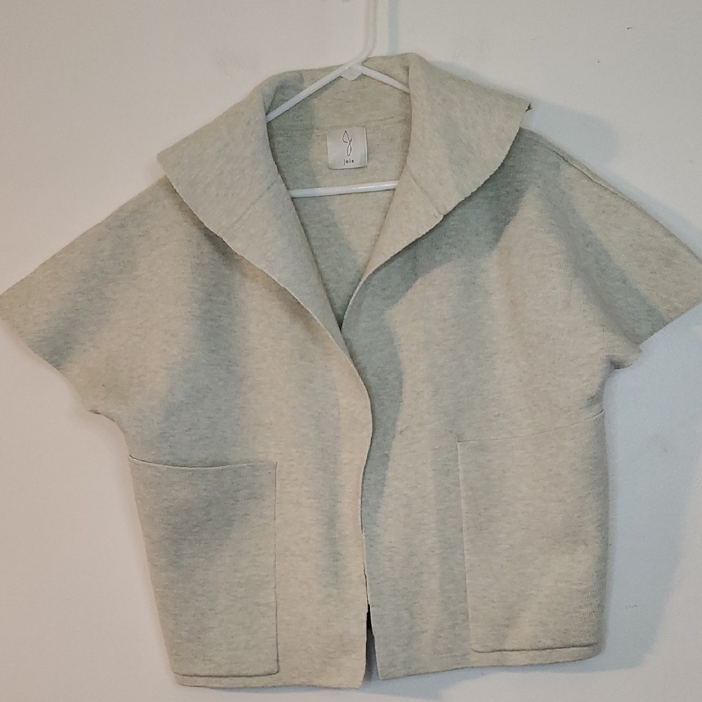 Joie Shortsleeve Open Front Wide Collared Cape Style Poncho Boxy Pockets Soft